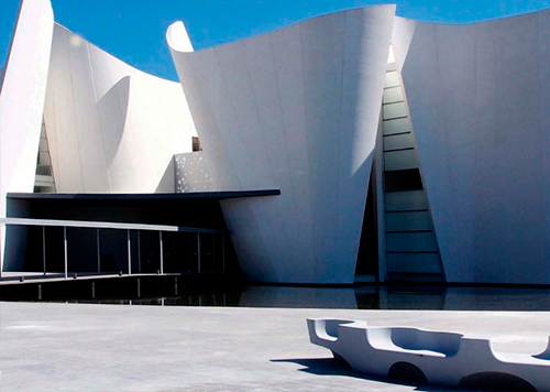 MUSEO INTERNACIONAL BARROCO DE PUEBLA: UN EDIFICIO QUE BROTA DE LA TIERRA COMO MANANTIAL QUE CRECE