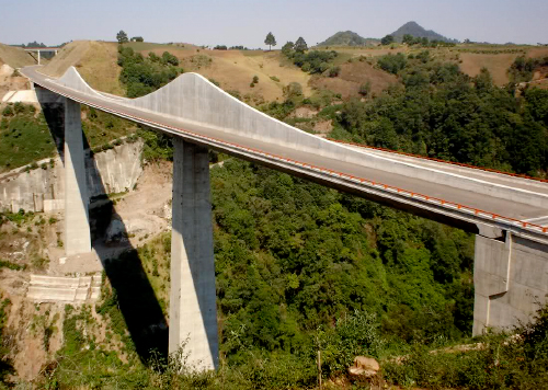 El presidente Enrique Peña Nieto inauguró la autopista México-Tuxpan.